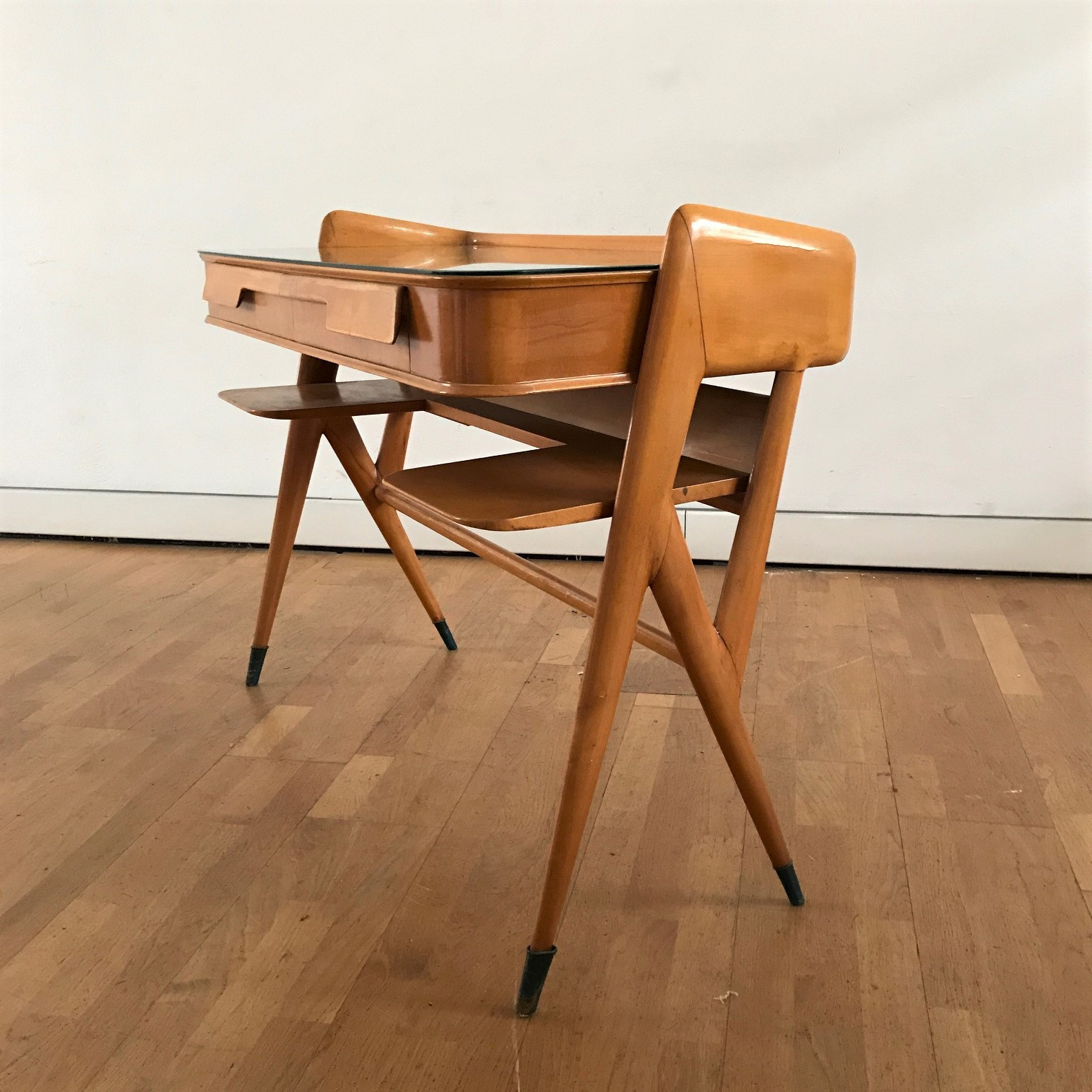 Small 1950s Italian desk with chair attr. to Silvio Cavatorta 