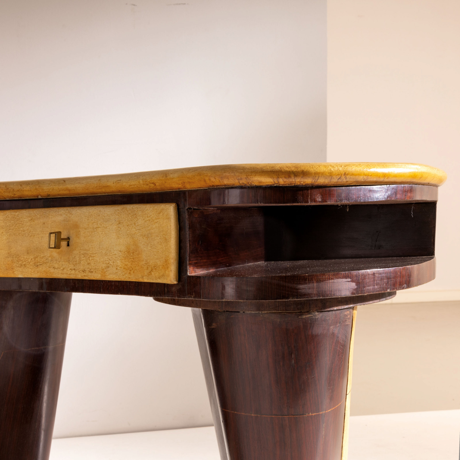 1930s Desk by Gaetano Borsani