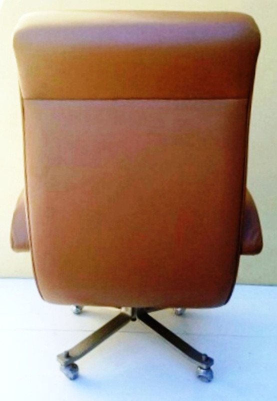 1970's Extraordinary Swivel Desk Chair by Gianni Moscatelli for Formanova 