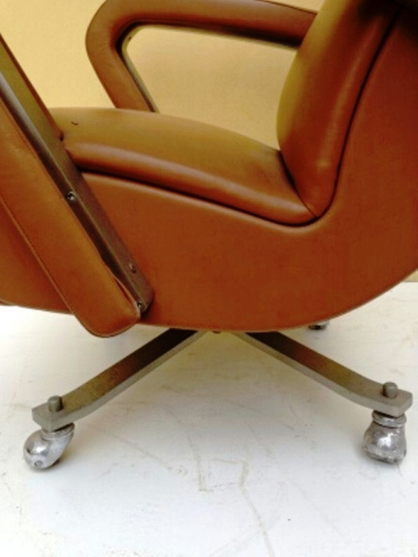 1970's Extraordinary Swivel Desk Chair by Gianni Moscatelli for Formanova 