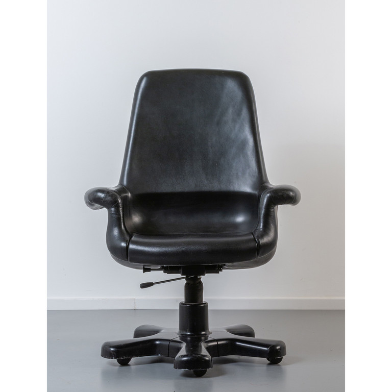 A Rare 'Executive 80' armchair. by A.Mangiarotti A Rare 'Executive 80' armchair. by A.Mangiarotti